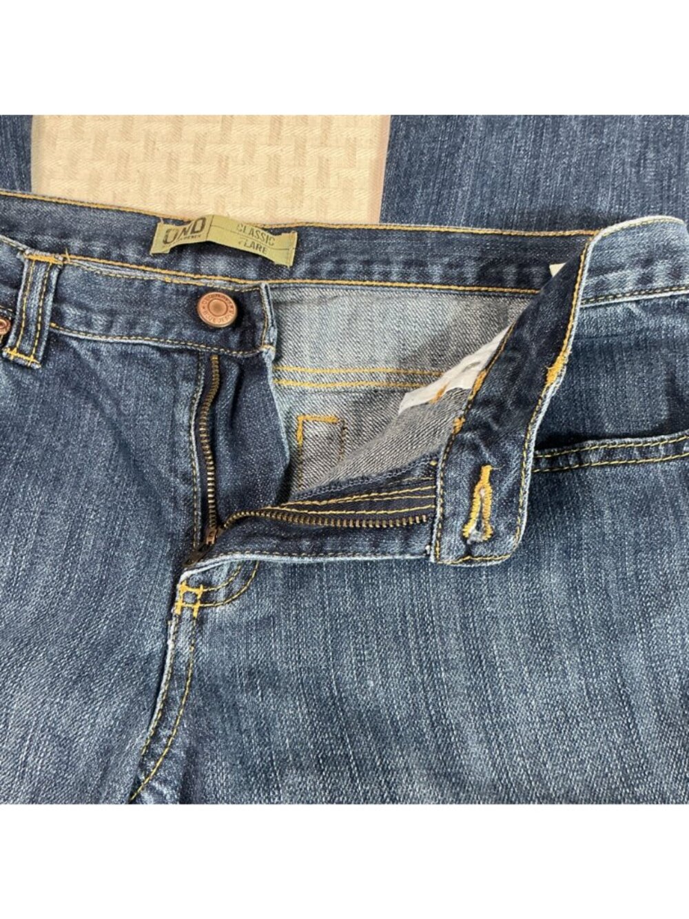 Women's Old Navy Classic Low Rise Flare Leg Jeans size 14 Plus 100% Cotton - Picture 3 of 10